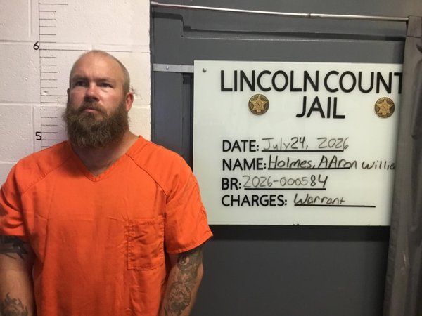 Mugshot of WILLIAM ARRON LYNN HOLMES