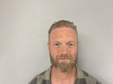 Mugshot of AARON HEWITT