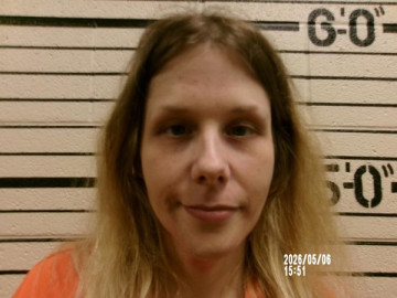 Mugshot of TIA LYNN LINDO