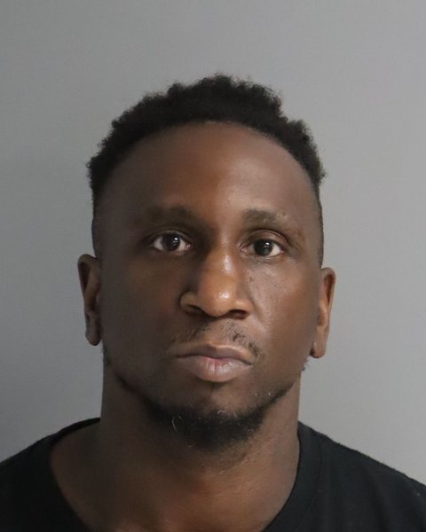 Mugshot of ADONIS MOMENT