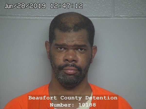 Mugshot of MICHAEL THOMAS LOGAN