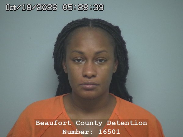 Mugshot of SHANIQUA DJAVON LAWRENCE