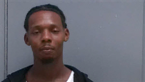 Mugshot of JAQUISE TARELL HUGGINS