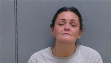 Mugshot of COURTNEY GAIL LYALL