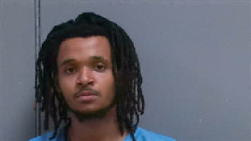 Mugshot of JUSTIN SHAKUR DOUGLAS