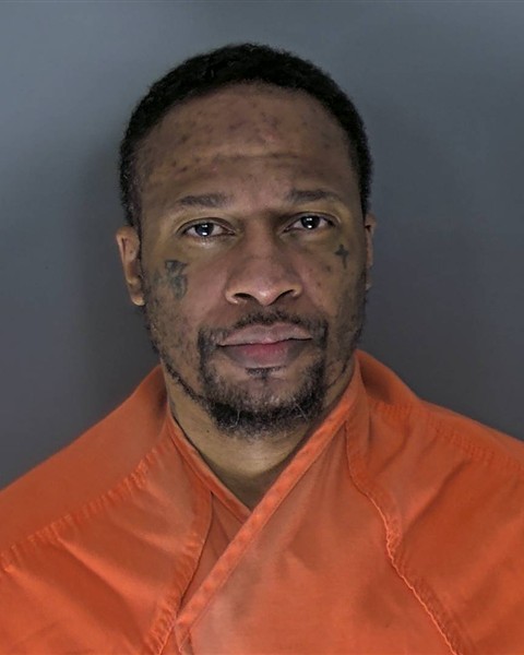 Mugshot of QUINTON ALTONIO LEONARD