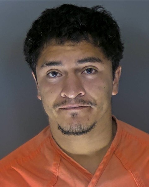 Mugshot of JOSUE D SALGUERO