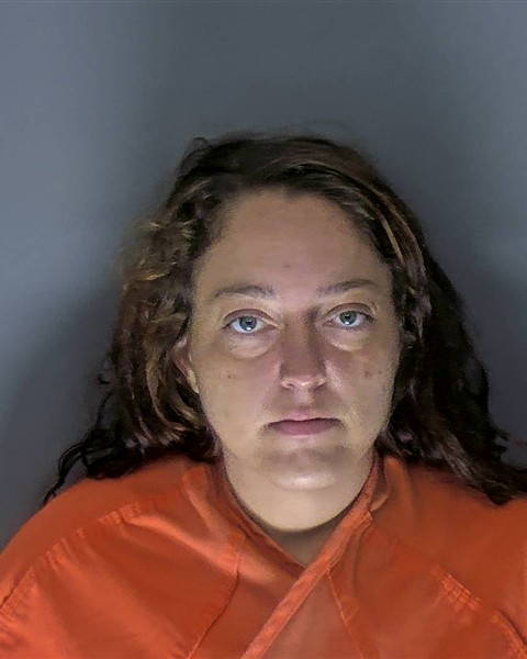 Mugshot of ELIZABETH AMBER LOCKLEAR