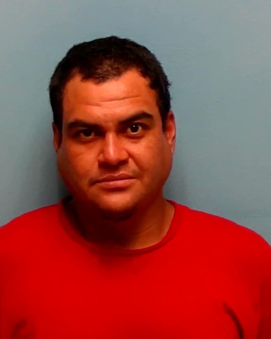 Mugshot of OSCAR HINOSTROZA-MORENO