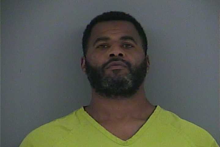 Mugshot of TRAVIS E COLSTON