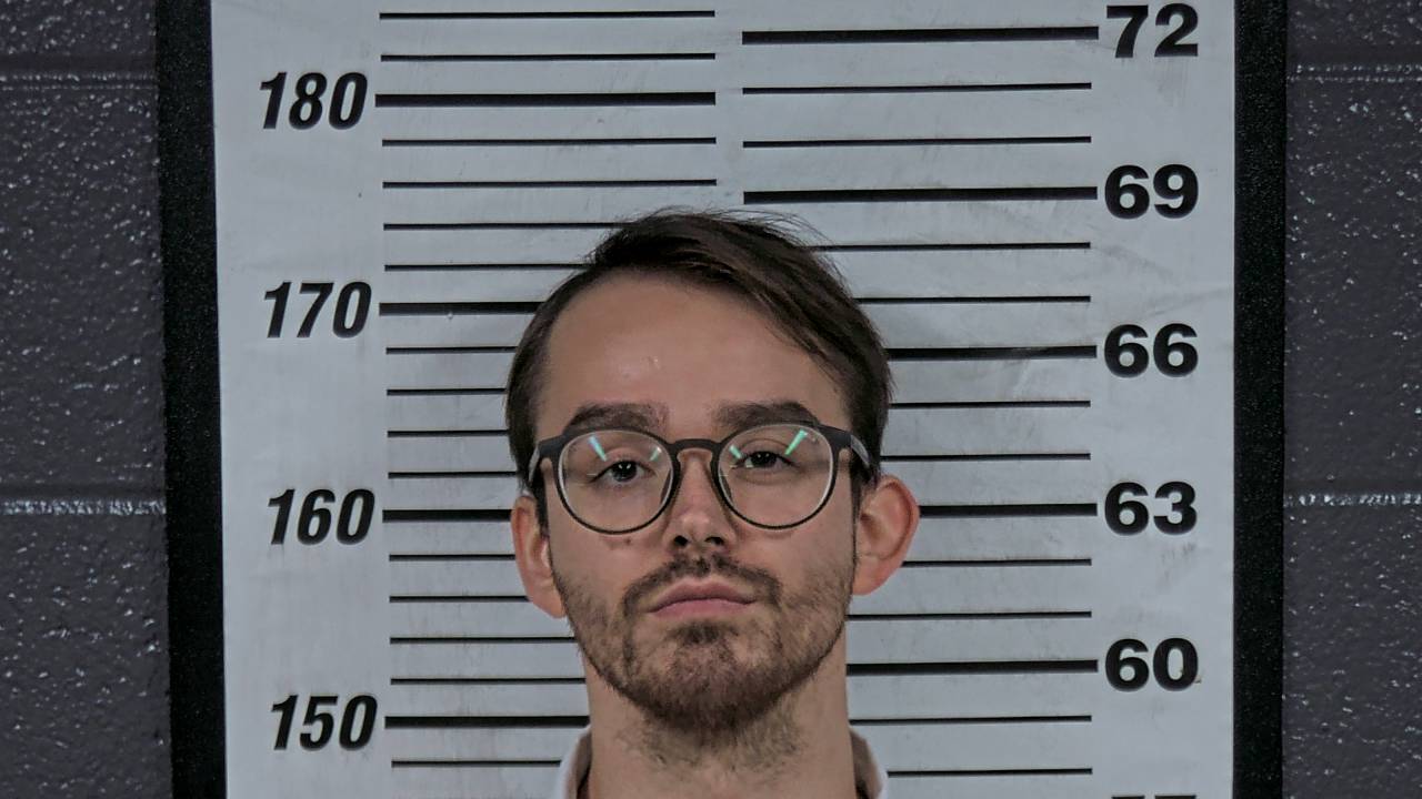 Mugshot of HARLEY E ROYSDON