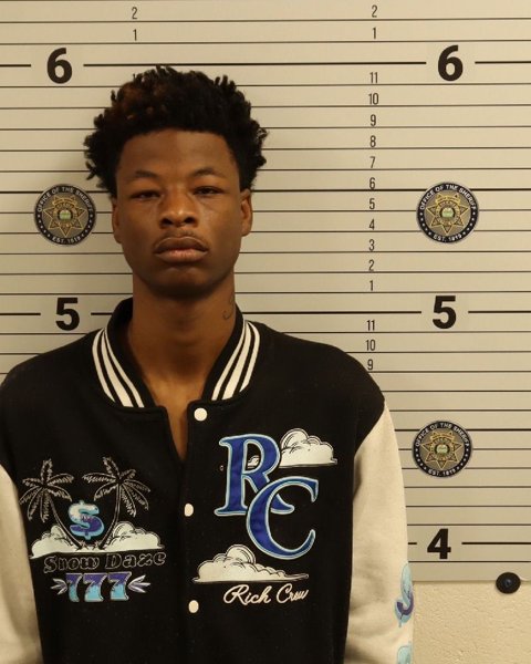 Mugshot of DONNELL DEWAYNE WOODS