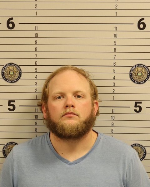 Mugshot of MICHAEL DAKOTA HANKS