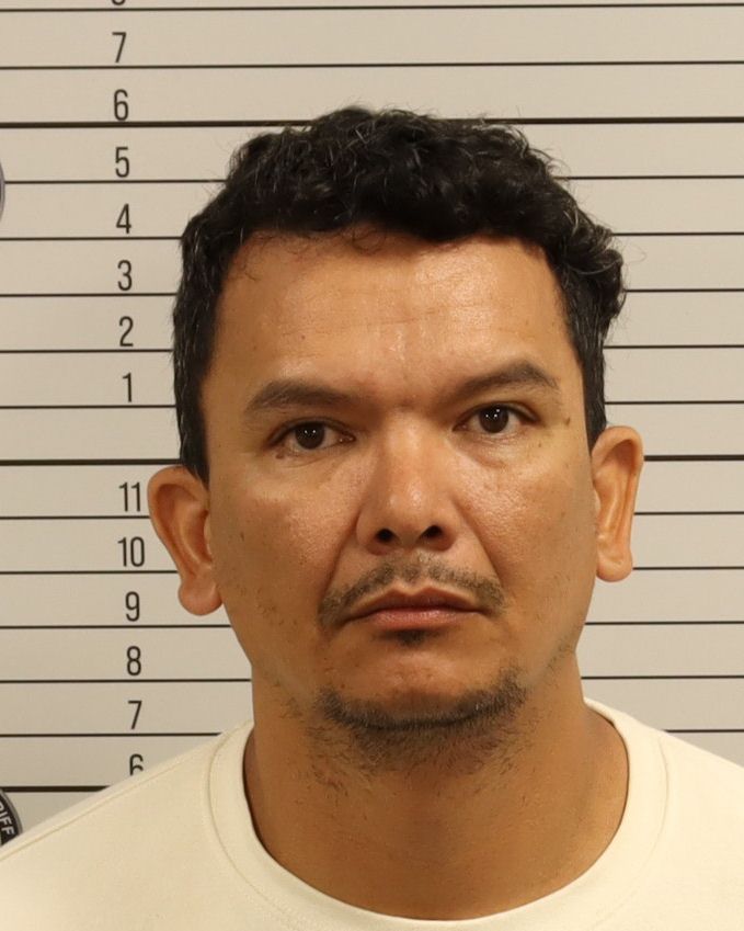 Mugshot of JHONNY ANDRES FIGUEROA CRIOLLO