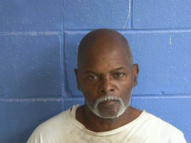 Mugshot of LEON D HENDERSON
