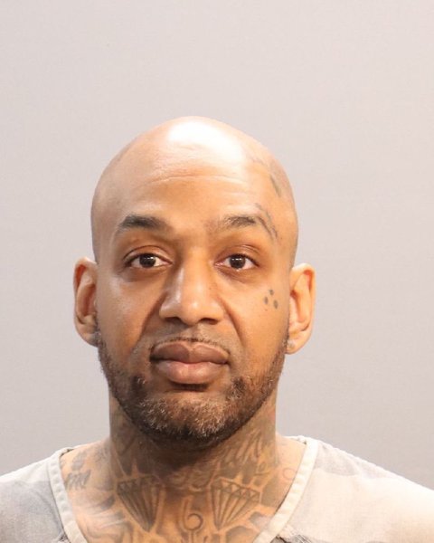 Mugshot of SADARIUS TAYLOR