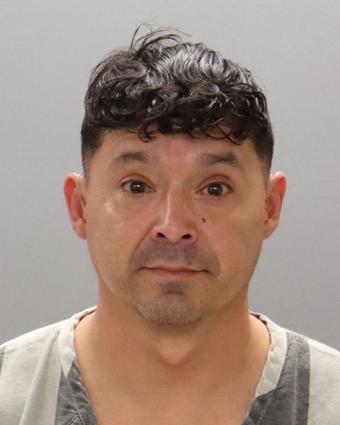 Mugshot of CESAR ARTURO ROBLES