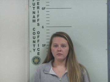 Mugshot of CHEYENNE L BARNES