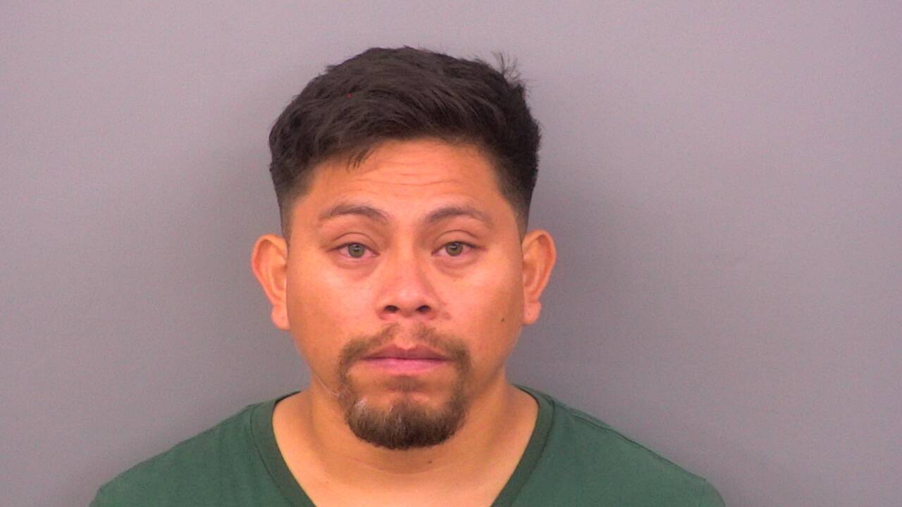 Mugshot of JORGE FELICIANO GUTIERREZ ROSALES