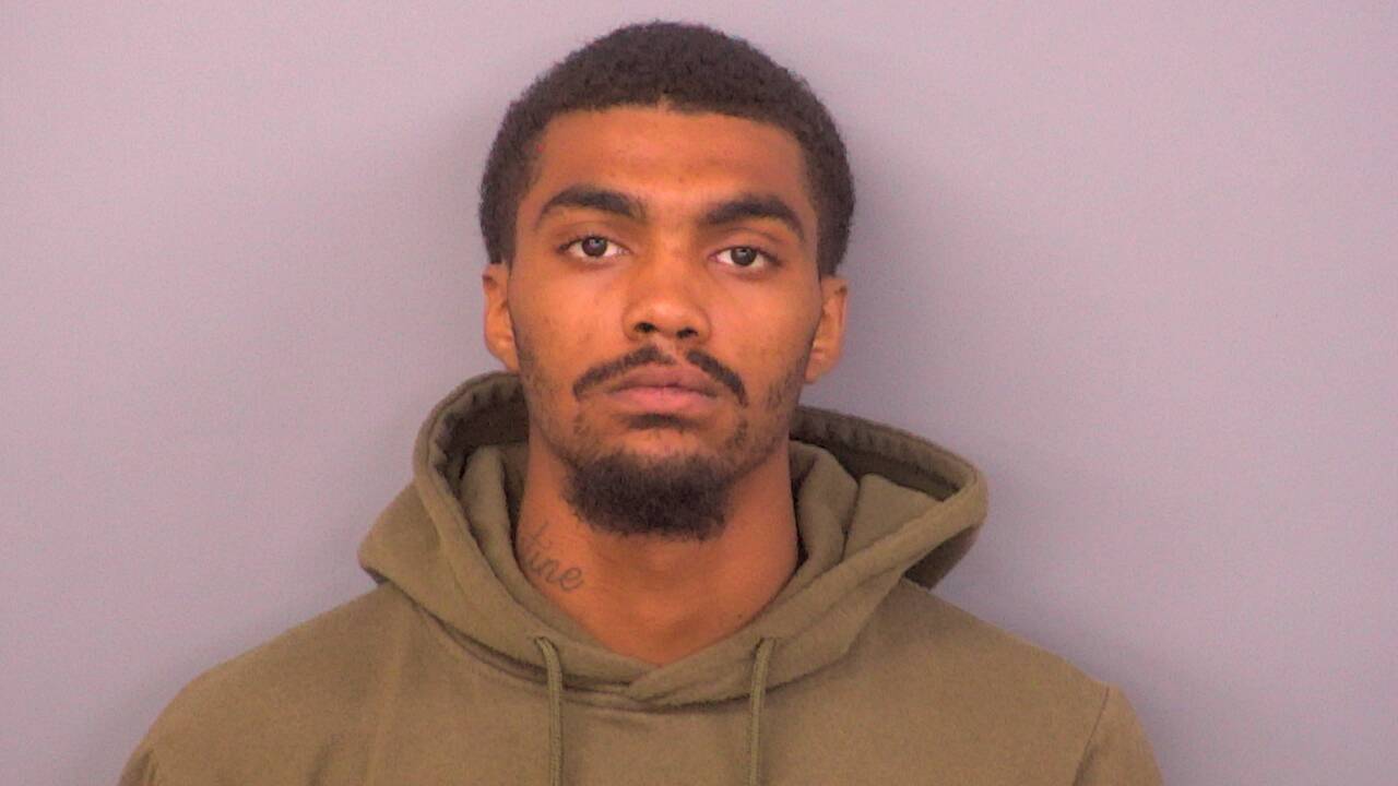 Mugshot of TRESEAN MAURICE VADEN
