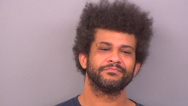 Mugshot of DERRICK LEE STARNES