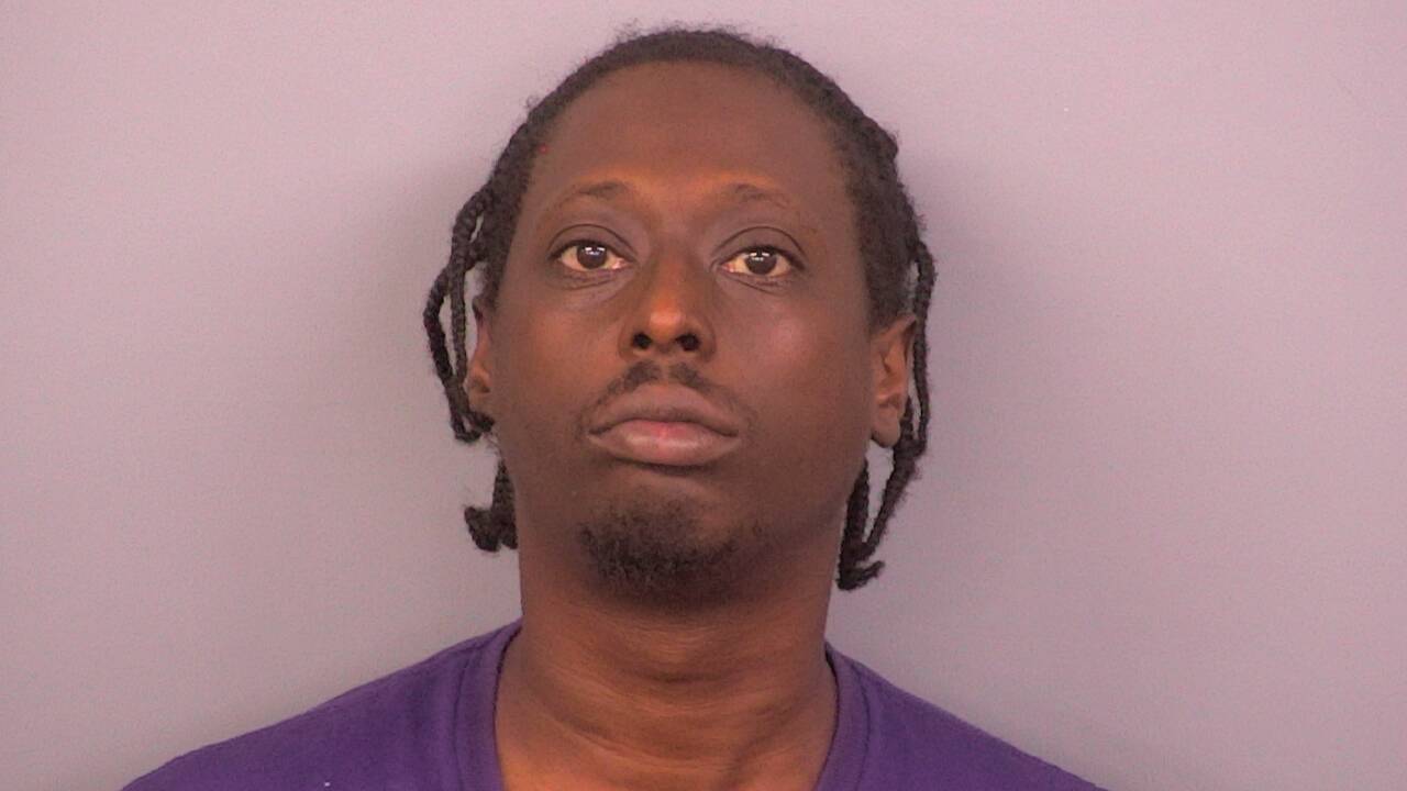 Mugshot of RONREACO M WRIGHT