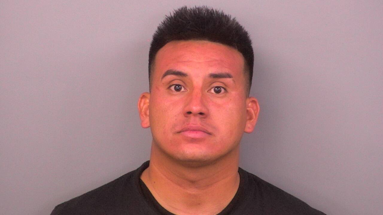 Mugshot of LUCIO DE PAZ FLORES