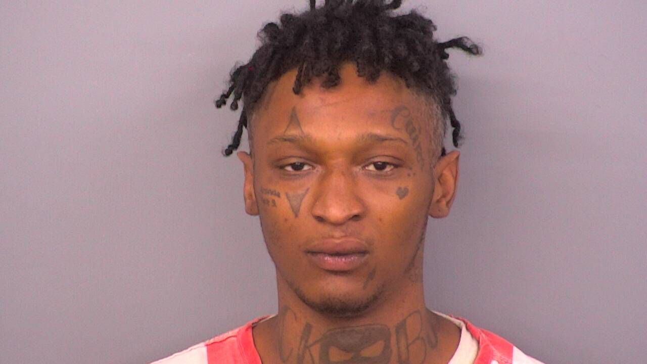 Mugshot of KEYDARIUS D SIMMONS
