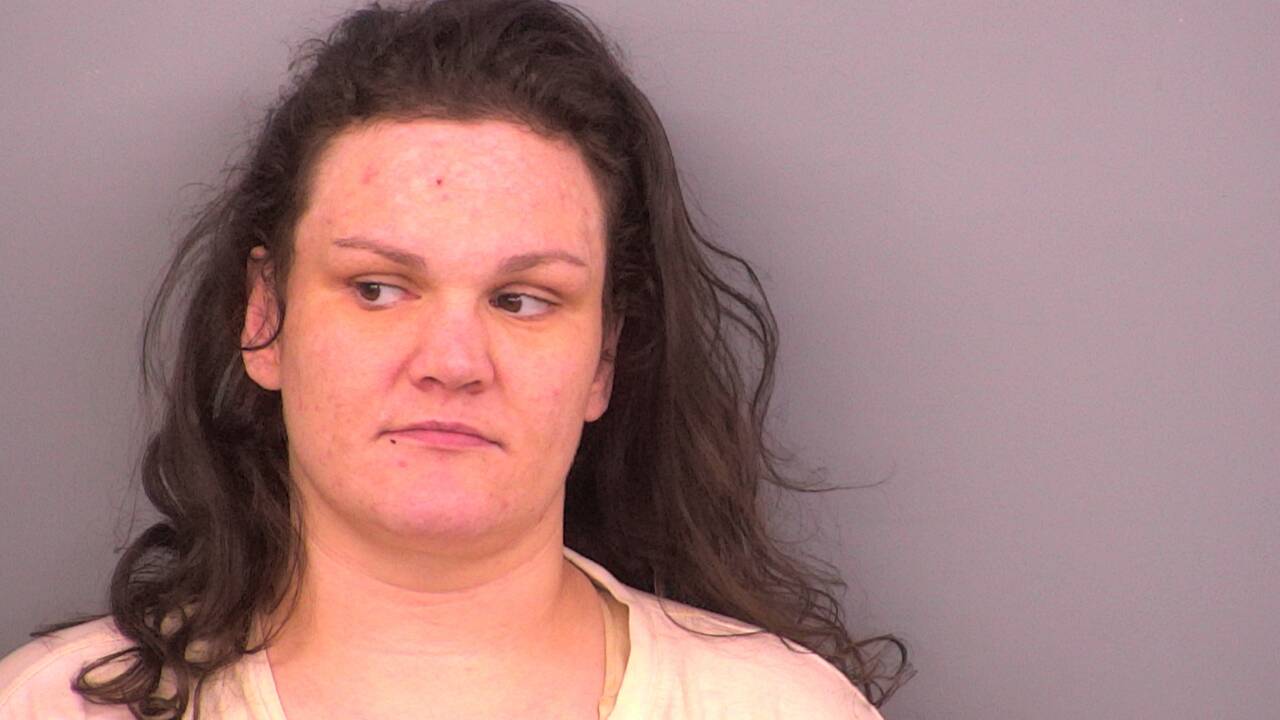 Mugshot of SCARLETTE ANN SIMS