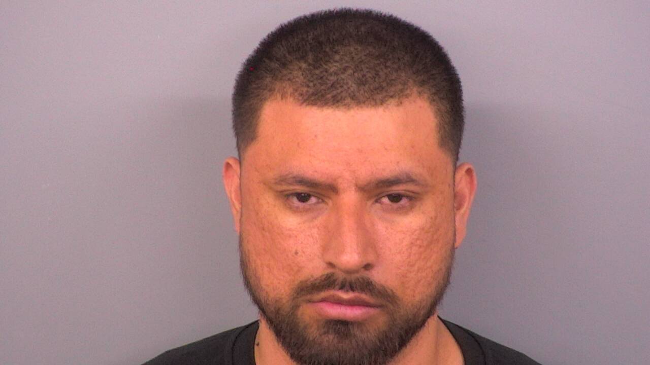 Mugshot of REYNALDO D VALLEJO