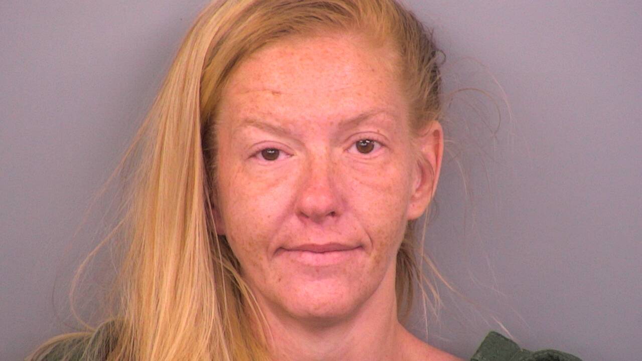 Mugshot of COURTNEY LEEANN GROVES