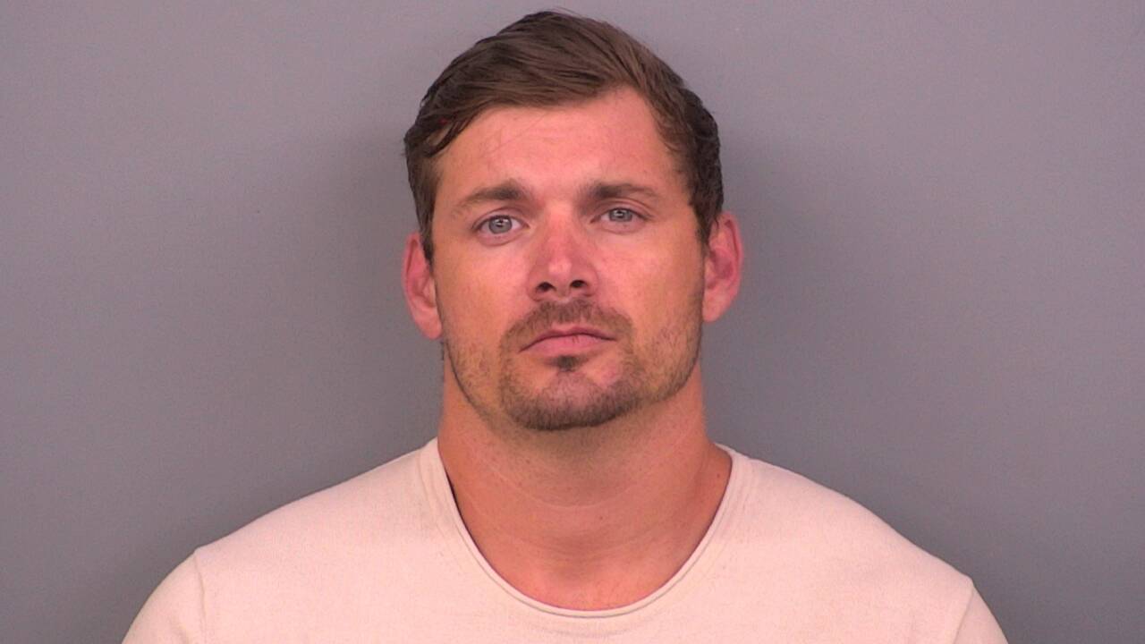 Mugshot of MATTHEW ERIC GREGORY LANGDON