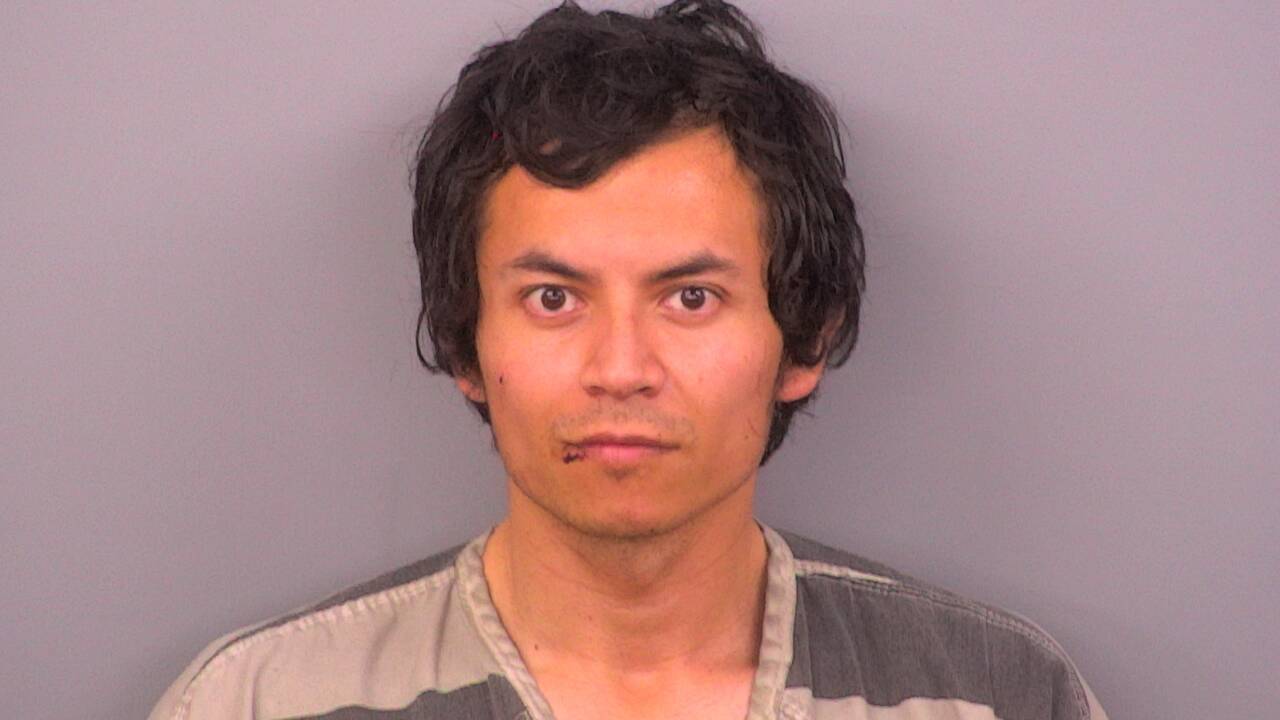 Mugshot of JOVANNY DANIEL RUIZ