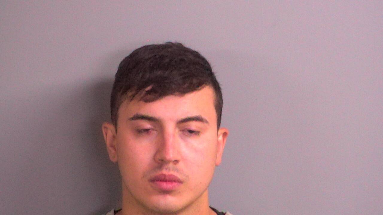 Mugshot of OSCAR YULLESKY VILLAMIZAR PEREZ