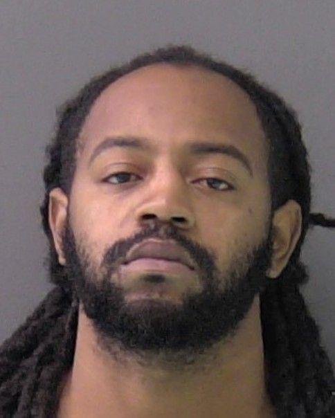 Mugshot of DENZEL REEVES