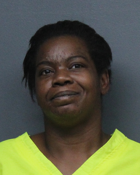 Mugshot of ROSHARDA LEANNEA TRAYLOR