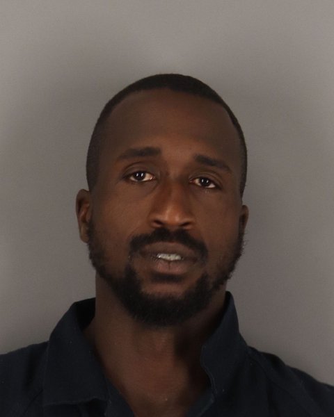Mugshot of SHAQUILLE LEE