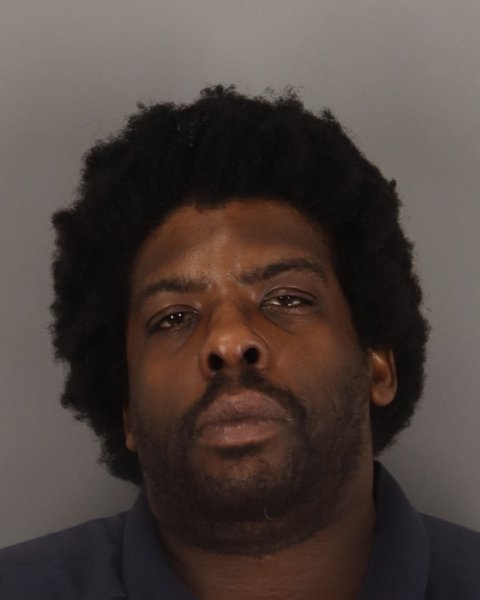 Mugshot of QUINTON HUFF
