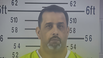 Mugshot of ROBERTO VALDEZ