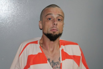 Mugshot of MATTHEW RAY CALVERT