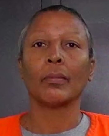 Mugshot of EVELYN LYNETTE SEASTRUNK