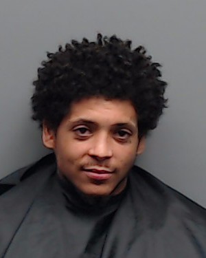 Mugshot of TREYVON DOMINIQUE HENDERSON