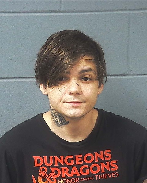 Mugshot of KENANIAH L DOTSON