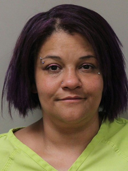 Mugshot of LYNEIGH Y ROBLEE