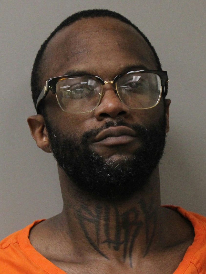 Mugshot of LEONARD T FIGGINS