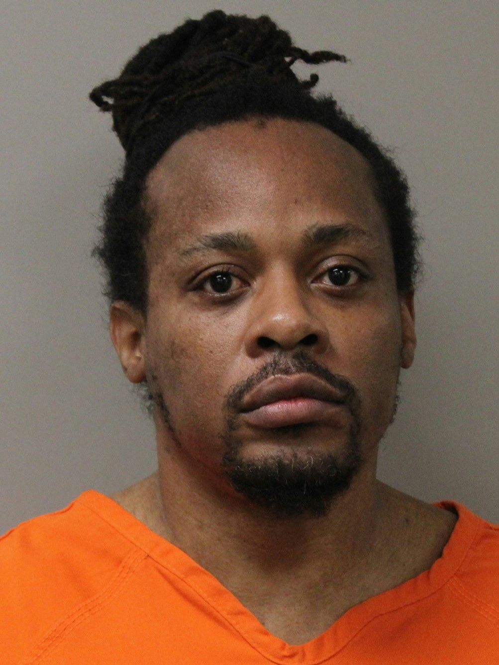 Mugshot of SEAN W MOORE