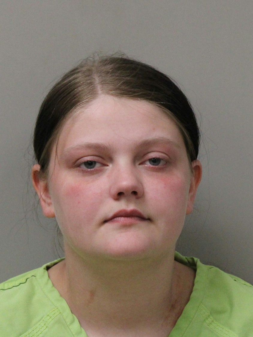 Mugshot of ALYIALEE E OLSON